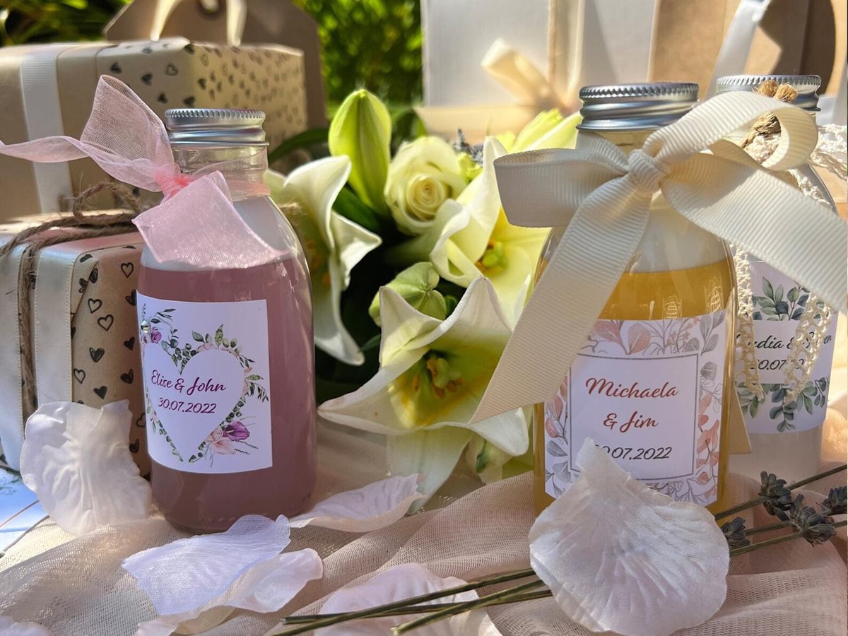 Creative Tips for Making Wedding Favours with Glass Jars – Forward Times