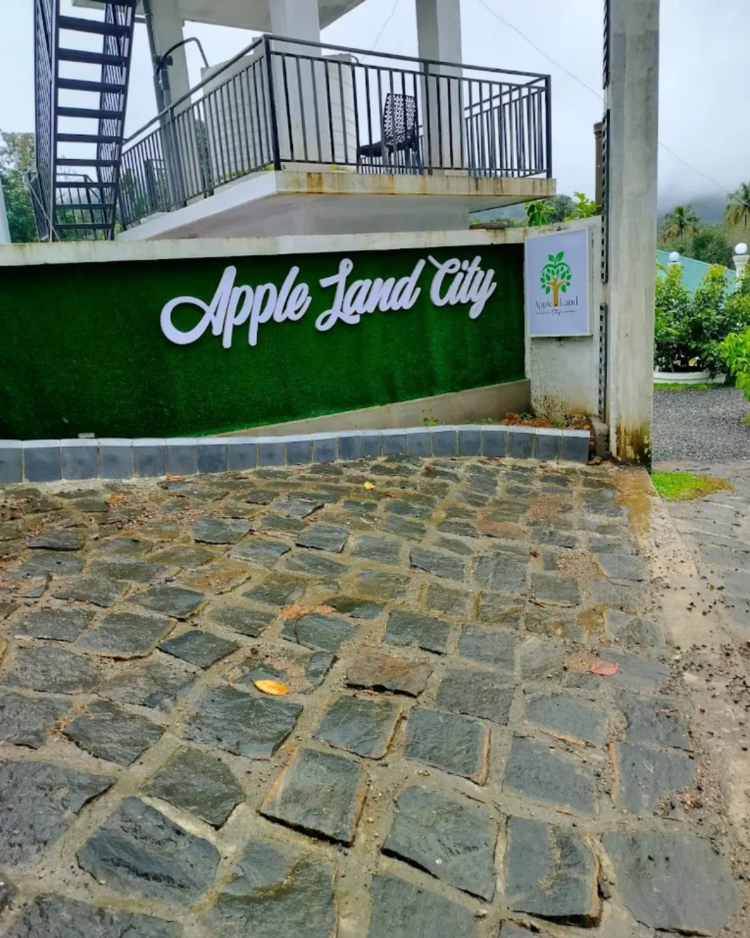 Apple Land city Profile Picture