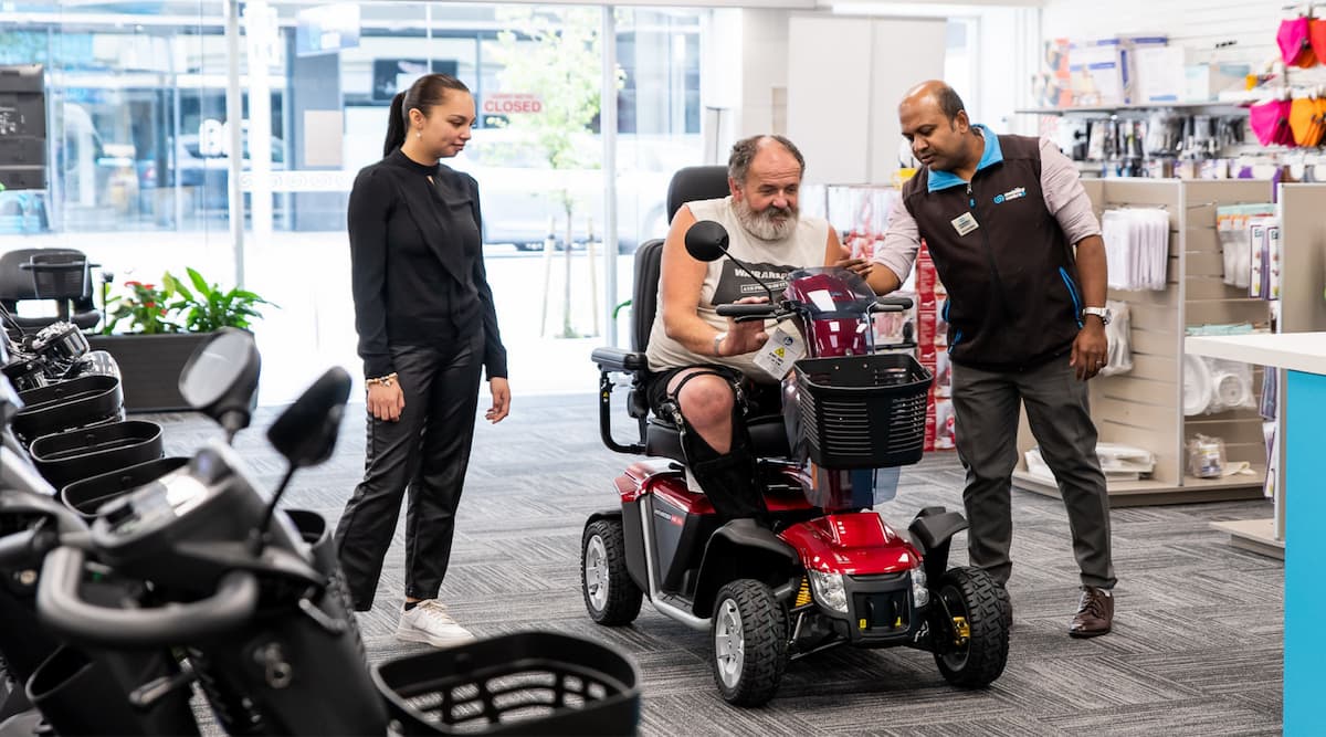 A Practical Guide to Choosing the Right Mobility Scooter – A Bit of Everything