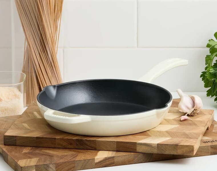 Cook Like a Pro: The Ultimate Guide to Choosing the Perfect Frypan for Your Kitchen - WholeStory