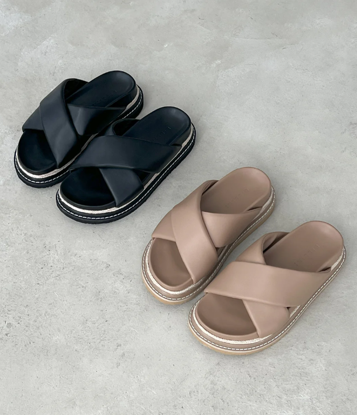 White vs. Black Flat Sandals: Which One Wins the Footwear Faceoff? | Compare Factory