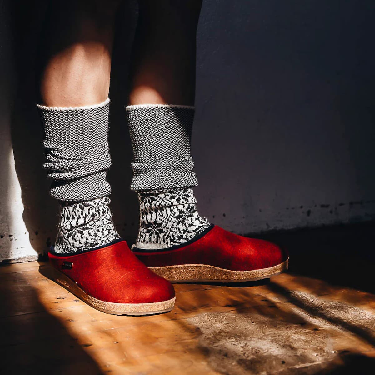 Woolen Socks: Why They Are the Unsung Heroes of Winter Comfort – theaussieway73
