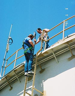 Loading Dock Safety Gates, Truck Loading Bays, Guardrails – CAI Safety Systems, Inc.